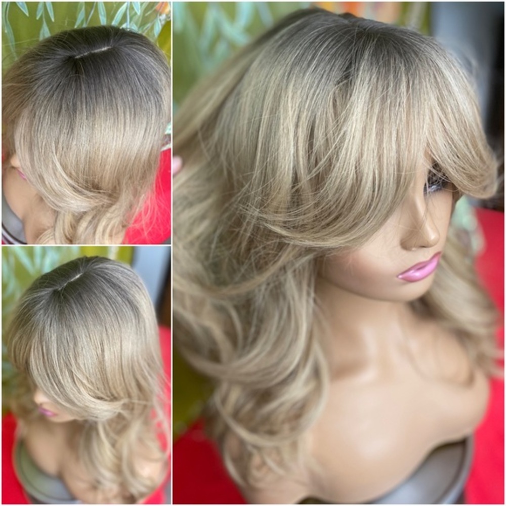 Light natural blonde layered wig with ash brunette roots